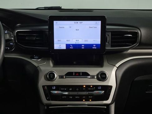 Used 2020 Ford Explorer XLT w/ Equipment Group 202A image 26