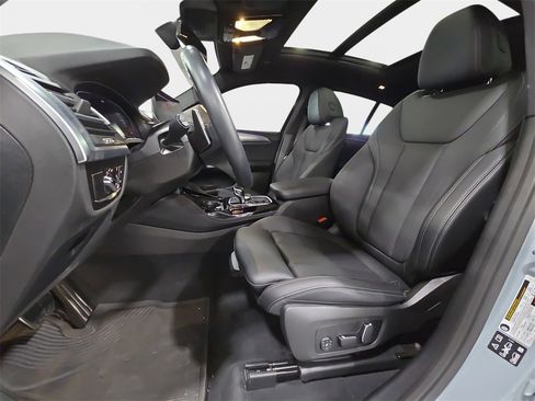 Used 2024 BMW X4 xDrive30i w/ Premium Package image 12