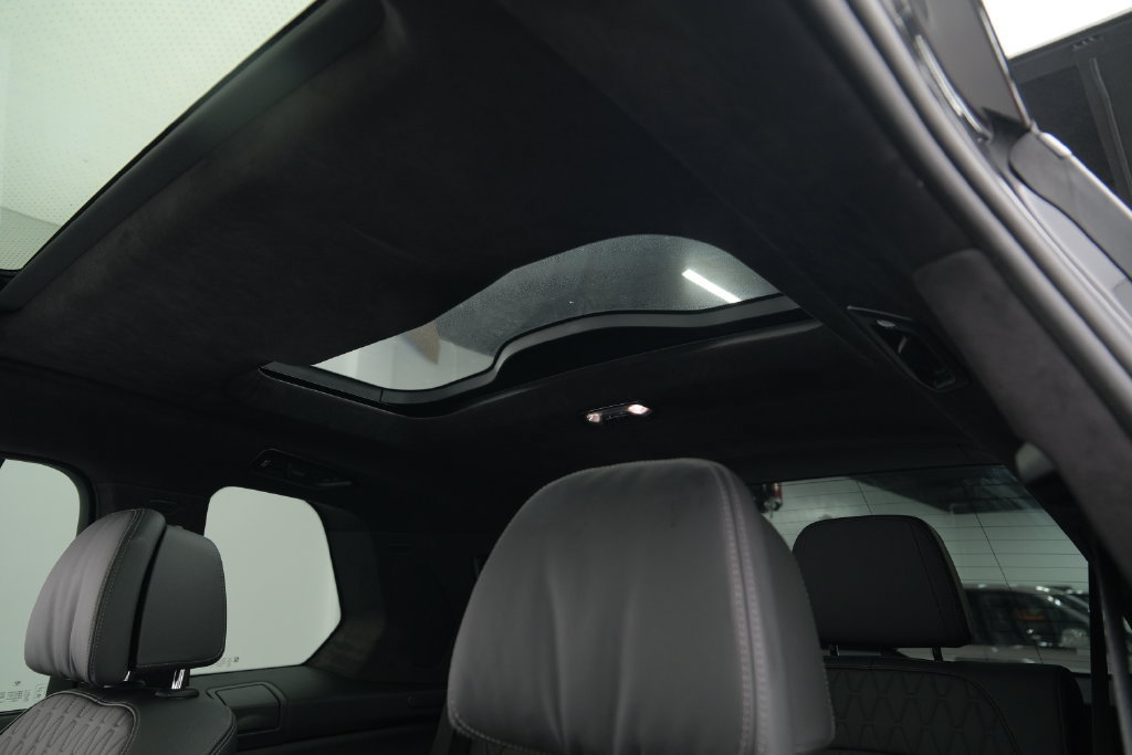 Used 2025 BMW X7 M60i w/ Executive Package AWD/4WD image 65