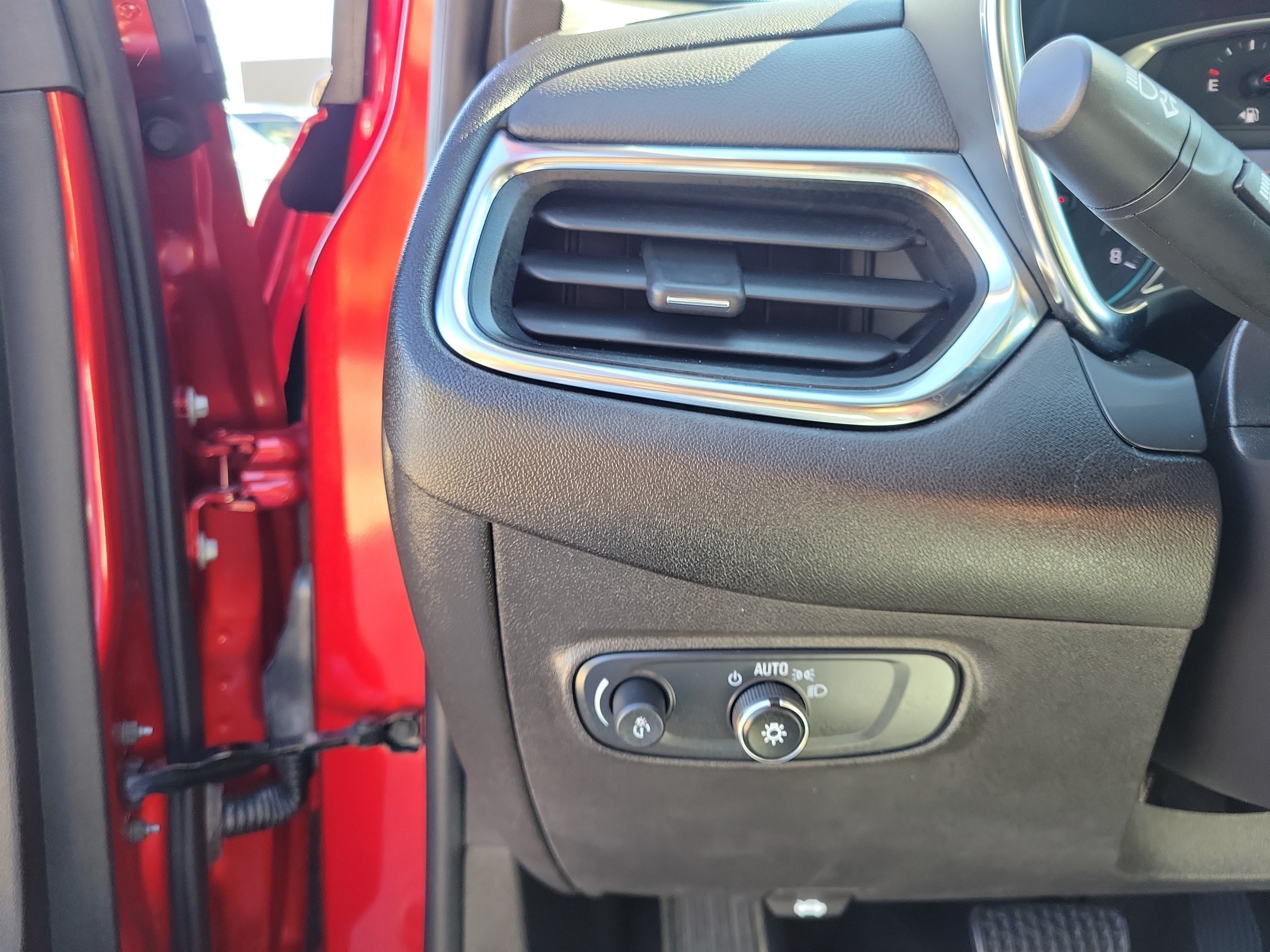 Used 2024 Chevrolet Equinox LT FWD image 20