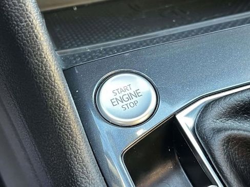 Certified 2023 Volkswagen Tiguan SE w/ Panoramic Sunroof Package image 32