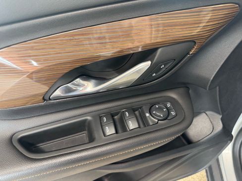 Used 2018 GMC Terrain SLE w/ Driver Convenience Package AWD/4WD image 19