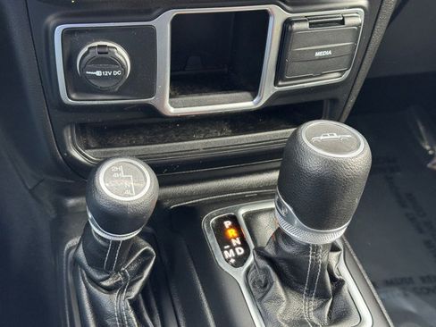 Certified 2024 Jeep Gladiator Sport image 18