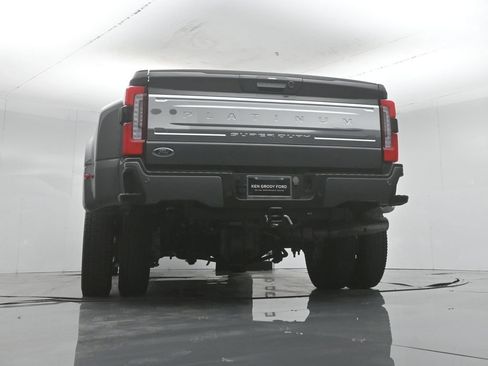 Certified 2023 Ford F450 Platinum w/ FX4 Off-Road Package AWD/4WD image 57