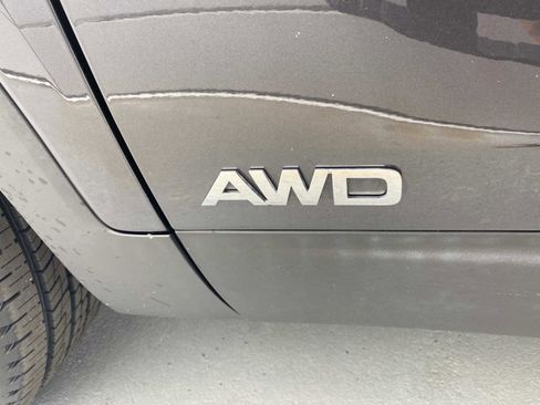 Used 2018 Kia Sorento AWD image 11