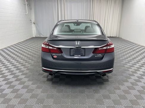 Used 2016 Honda Accord Touring image 5
