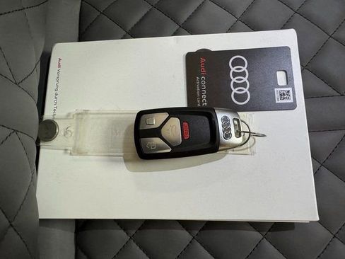 Used 2025 Audi SQ5 Premium Plus w/ Premium Plus Package image 31