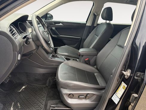 Used 2020 Volkswagen Tiguan SE w/ Panoramic Sunroof Package FWD image 20