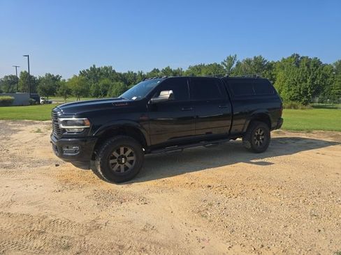 Used 2022 RAM 2500 Laramie AWD/4WD image 3