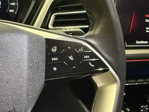 Used 2023 Audi Q4 e-tron Prestige image 25