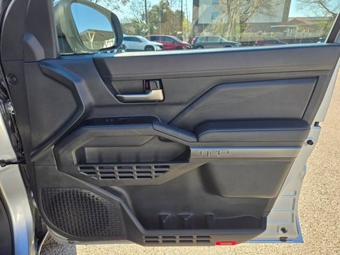 Used 2025 Toyota Tacoma TRD Off-Road image 27