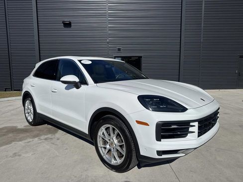 Used 2024 Porsche Cayenne image 9