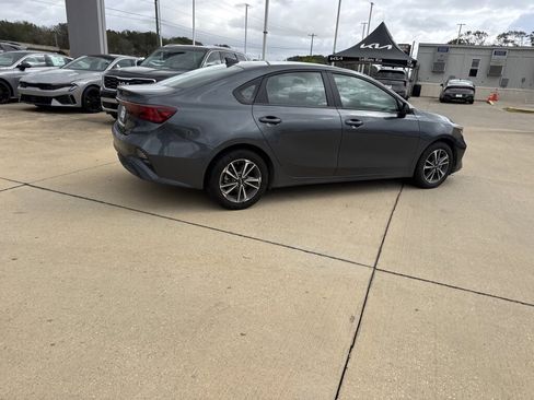 Certified 2024 Kia Forte LXS w/ LXS Technology Package image 13