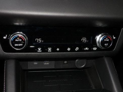 New 2025 Mitsubishi Outlander SE image 22