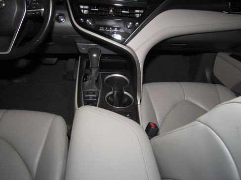 Used 2023 Toyota Camry XLE FWD image 15