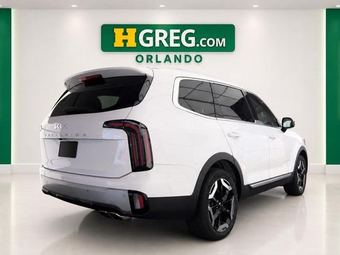 Used 2024 Kia Telluride EX w/ EX Captain's Chair Package FWD image 6