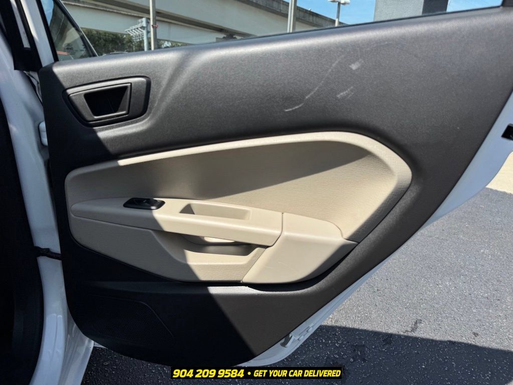 Used 2017 Ford Fiesta SE FWD image 31