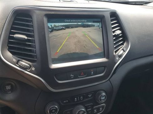 Used 2021 Jeep Cherokee Trailhawk AWD/4WD image 14
