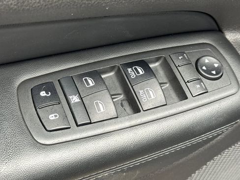 Used 2019 Jeep Grand Cherokee Altitude image 13