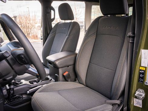 Used 2024 Jeep Wrangler Sahara image 11