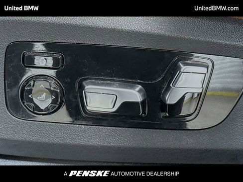 Used 2022 BMW X5 xDrive40i w/ M Sport Package AWD/4WD image 4