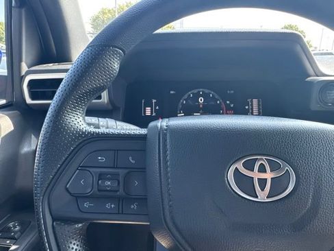 Used 2025 Toyota Tacoma SR5 AWD/4WD image 14