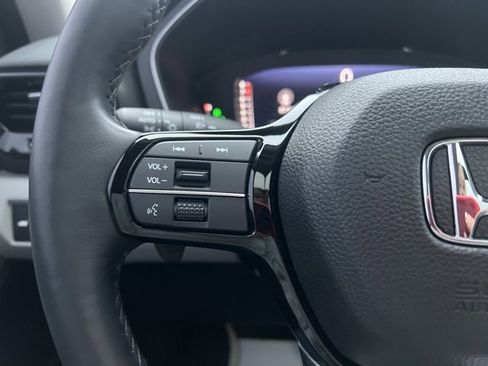 Used 2023 Honda Pilot Elite image 15