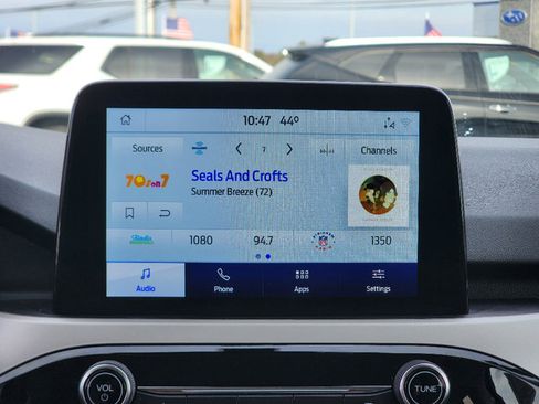 Used 2021 Ford Escape SE w/ SE Sport Appearance Package image 9