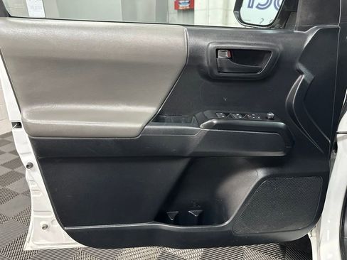 Used 2018 Toyota Tacoma SR w/ SR Convenience Package AWD/4WD image 17