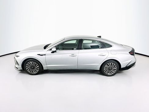 Used 2025 Hyundai Sonata SEL FWD image 4