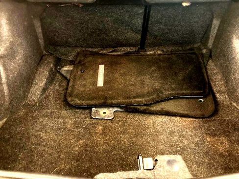 Used 2012 Dodge Challenger SXT image 31