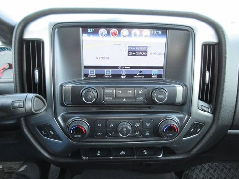 Used 2019 Chevrolet Silverado 2500 LT w/ LT Convenience Package image 32