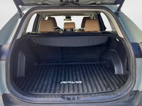 Used 2022 Toyota RAV4 XLE Premium AWD/4WD image 9