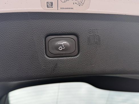 Used 2020 Ford Edge SEL w/ Convenience Package FWD image 9