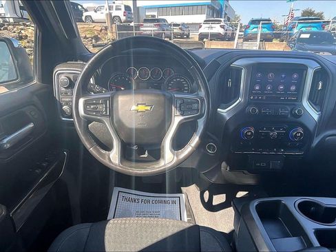 Used 2021 Chevrolet Silverado 1500 LT AWD/4WD image 5