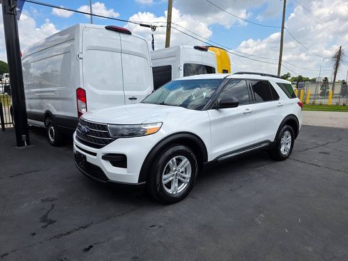Used 2022 Ford Explorer XLT AWD/4WD image 38