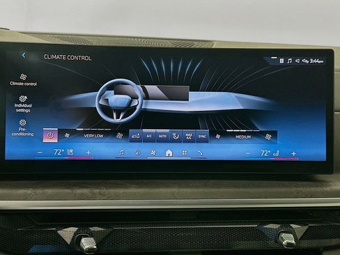 Certified 2024 BMW X5 xDrive40i w/ M Sport Package image 16