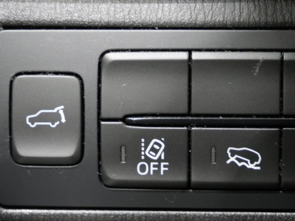 Used 2023 MAZDA CX-9 Touring AWD/4WD image 14