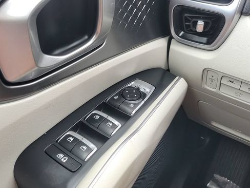 Used 2023 Kia Sorento EX w/ Panoramic Sunroof Package FWD image 19