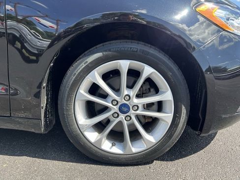 Used 2019 Ford Fusion SE image 18