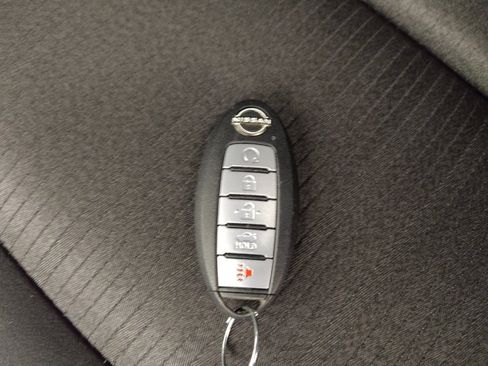 Used 2025 Nissan Altima 2.5 SV FWD image 32