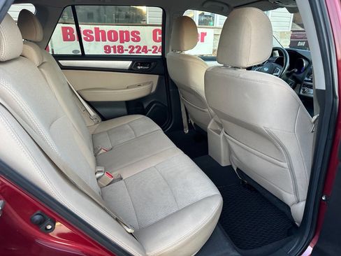 Used 2016 Subaru Outback 2.5i Premium image 10
