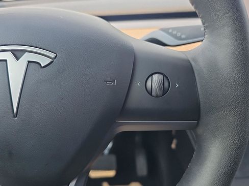 Used 2023 Tesla Model Y Long Range AWD/4WD image 18