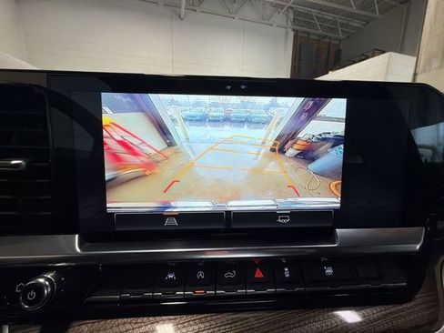 Used 2023 GMC Sierra 1500 Elevation image 17