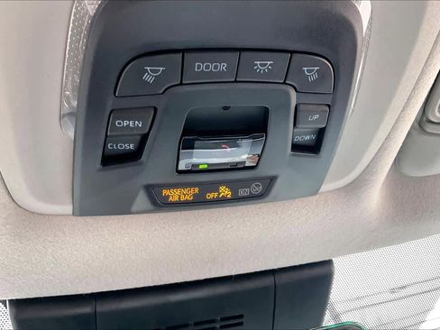 Used 2026 Toyota Corolla Cross LE w/ Moonroof Package image 34