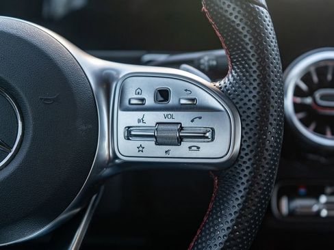 Used 2023 Mercedes-Benz GLB 35 AMG 4MATIC image 22