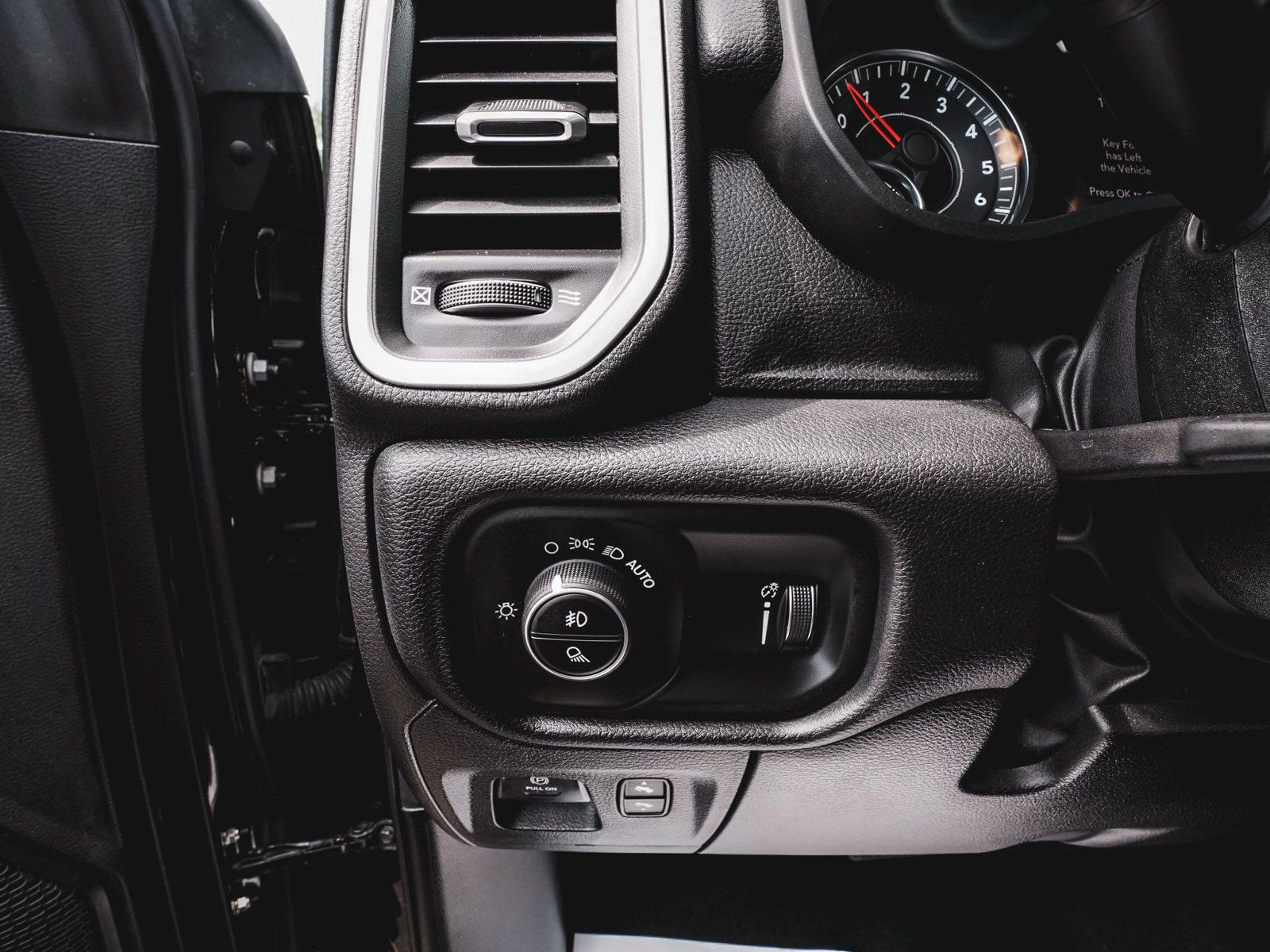 Used 2023 RAM 1500 Big Horn AWD/4WD image 17
