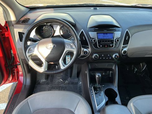 Used 2012 Hyundai Tucson GLS image 11