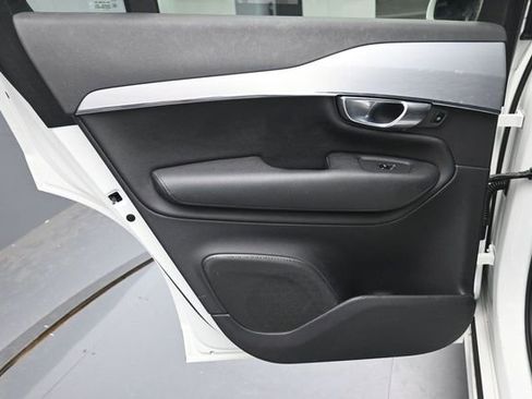 Used 2018 Volvo XC90 T5 Momentum FWD image 22