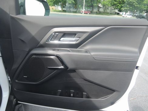 New 2025 Chevrolet Silverado EV LT image 35